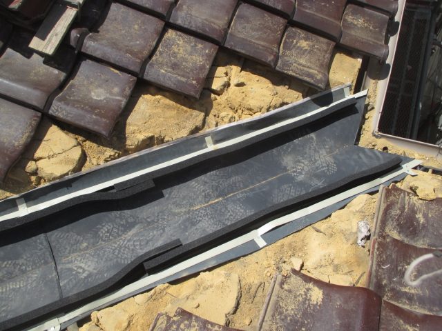 高砂市で交換したガルバ製谷板金